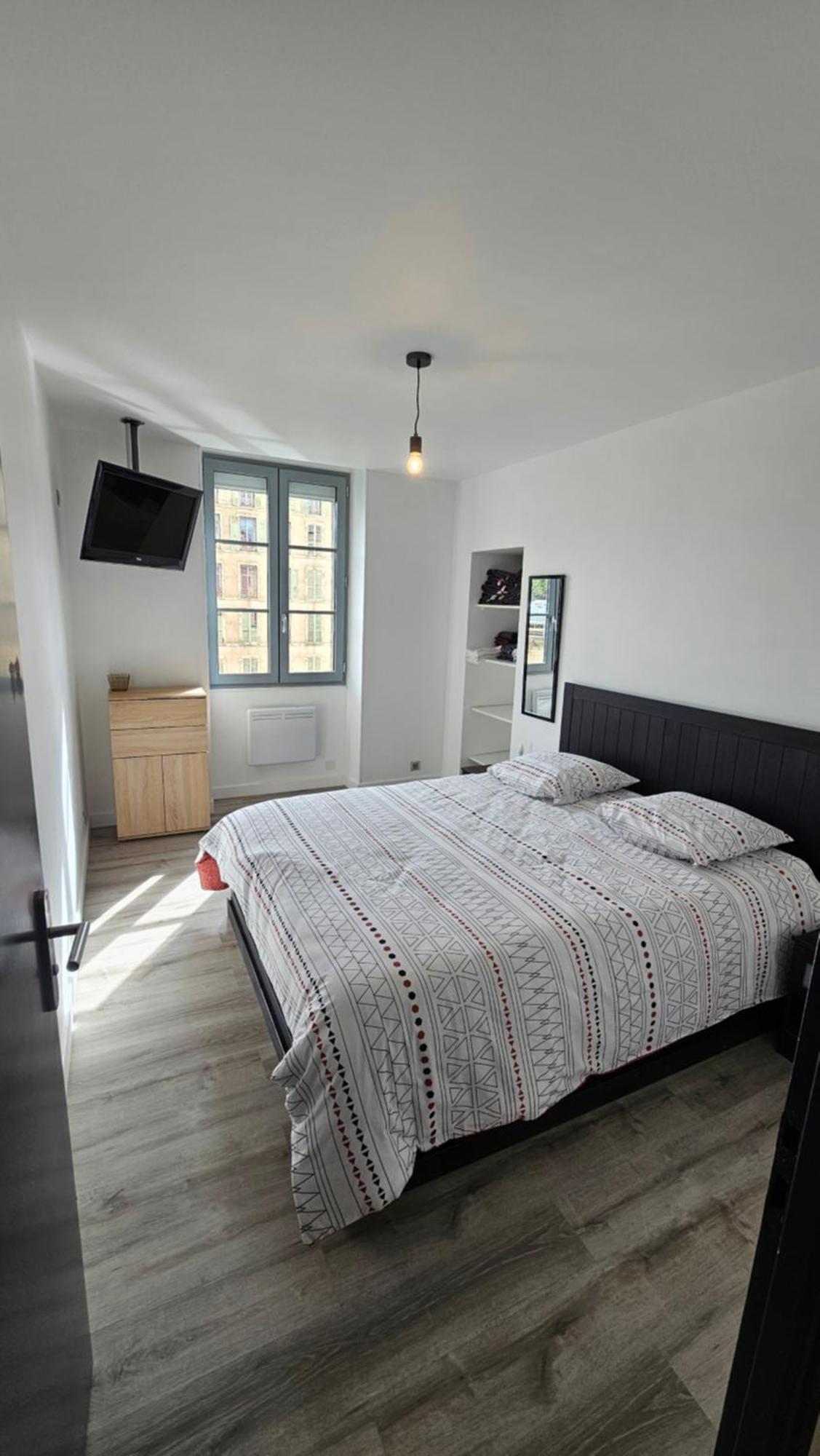 Le Charme Et Confort Saint -Severe T3 Vienne Luaran gambar